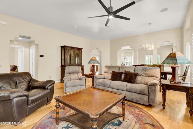 4980 W Desert Chicory Place, Marana, AZ 85658