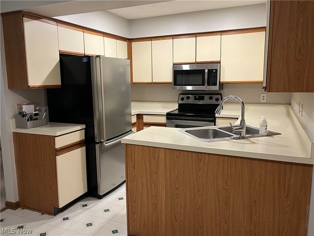2607 Kimberly Lane, Westlake, OH 44145