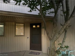 2607 Kimberly Lane, Westlake, OH 44145