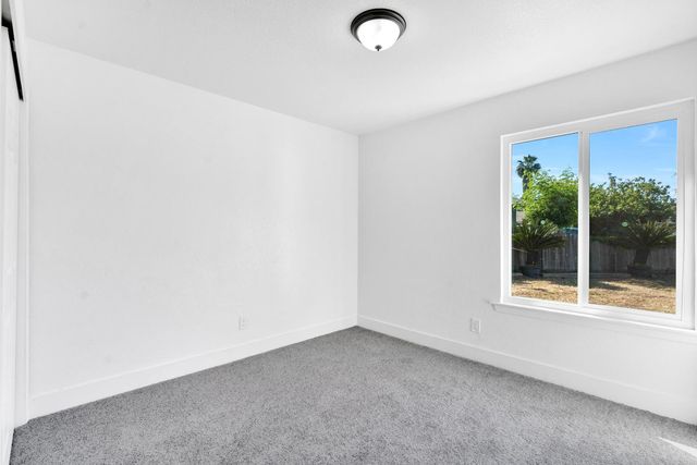 2571 S Laval, Fresno, CA 93725