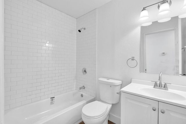 2571 S Laval, Fresno, CA 93725