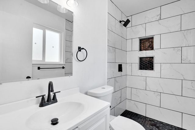 2571 S Laval, Fresno, CA 93725