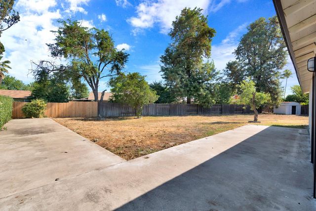 2571 S Laval, Fresno, CA 93725
