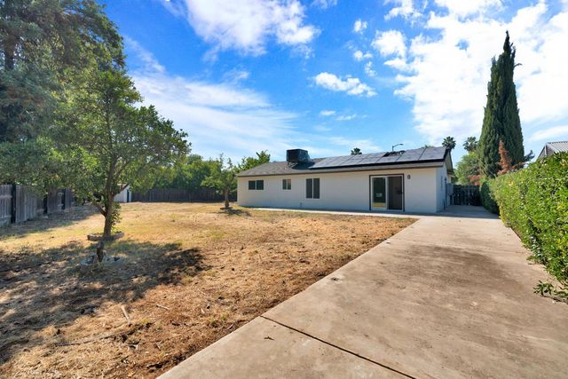 2571 S Laval, Fresno, CA 93725