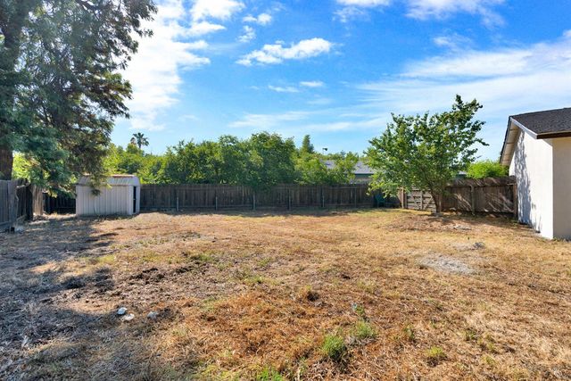 2571 S Laval, Fresno, CA 93725