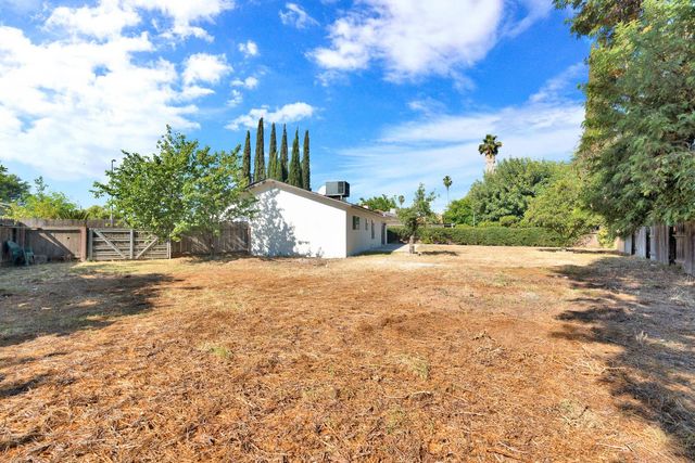 2571 S Laval, Fresno, CA 93725