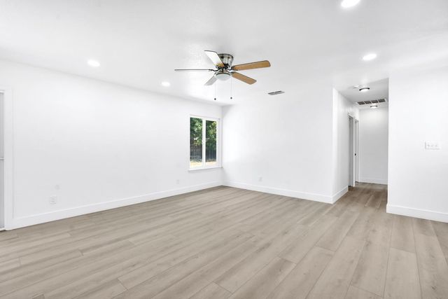 2571 S Laval, Fresno, CA 93725