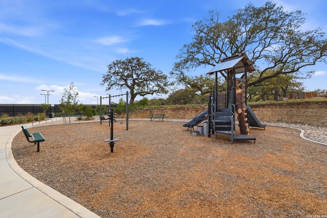 664 TRAVIS FOREST DR, Bulverde, TX 78163