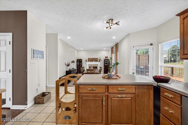 406 Arlington Meadows Dr, Louisville, KY 40023