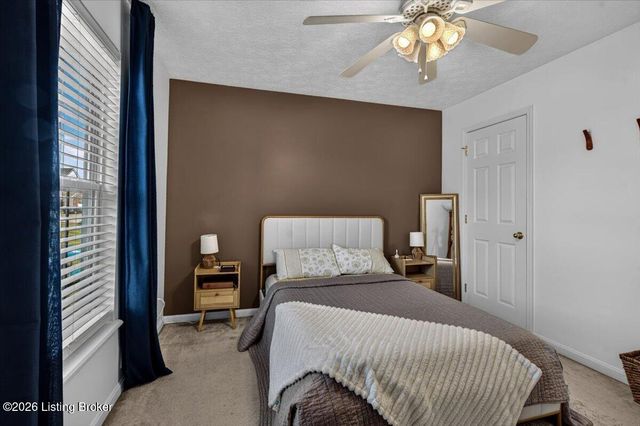 406 Arlington Meadows Dr, Louisville, KY 40023