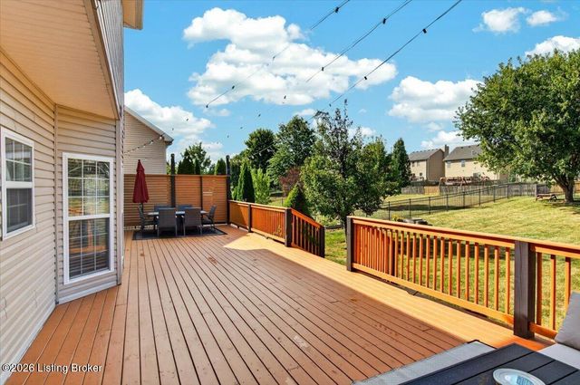 406 Arlington Meadows Dr, Louisville, KY 40023