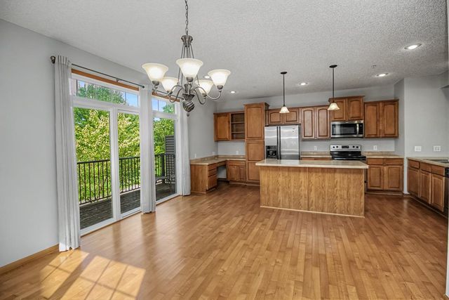 3721 Hazel Trail A, Woodbury, MN 55129