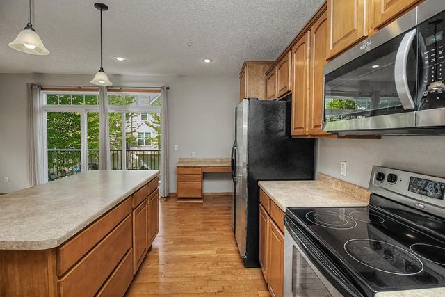 3721 Hazel Trail A, Woodbury, MN 55129
