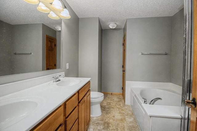 3721 Hazel Trail A, Woodbury, MN 55129