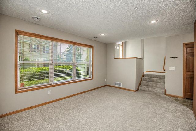 3721 Hazel Trail A, Woodbury, MN 55129