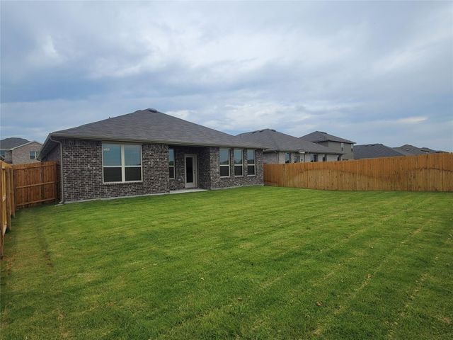 933 Ravenwood Lane, Van Alstyne, TX 75495