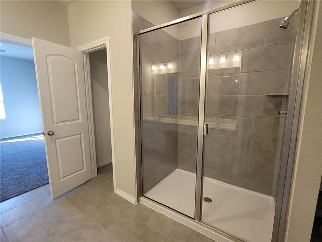 933 Ravenwood Lane, Van Alstyne, TX 75495