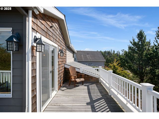 901 Fairway Ct, Manzanita, OR 97130