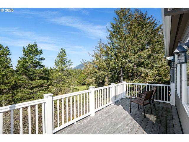 901 Fairway Ct, Manzanita, OR 97130