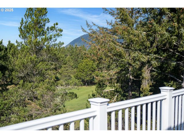 901 Fairway Ct, Manzanita, OR 97130