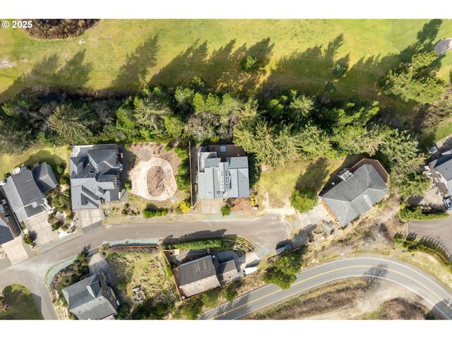 901 Fairway Ct, Manzanita, OR 97130