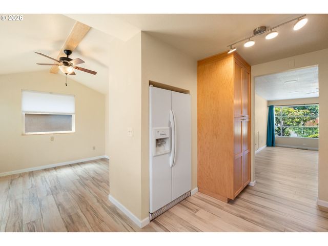 3215 E 30TH St, Vancouver, WA 98661