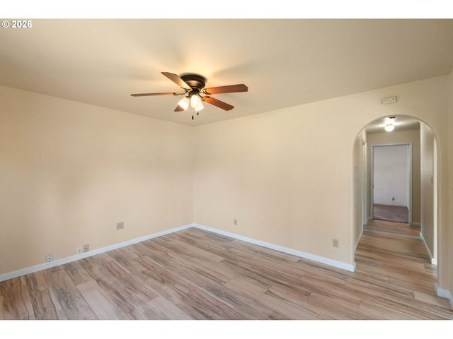 3215 E 30TH St, Vancouver, WA 98661
