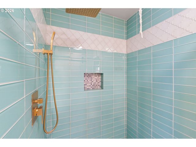 3215 E 30TH St, Vancouver, WA 98661