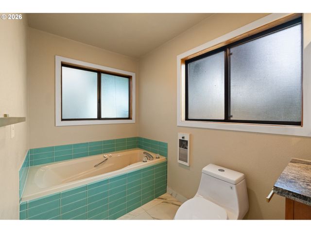 3215 E 30TH St, Vancouver, WA 98661