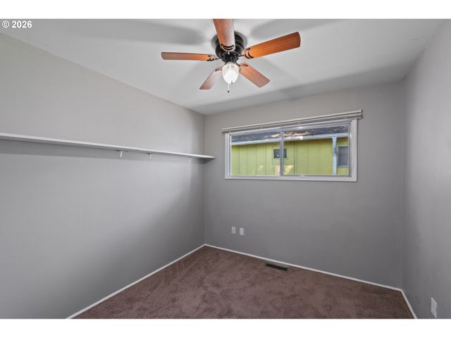 3215 E 30TH St, Vancouver, WA 98661