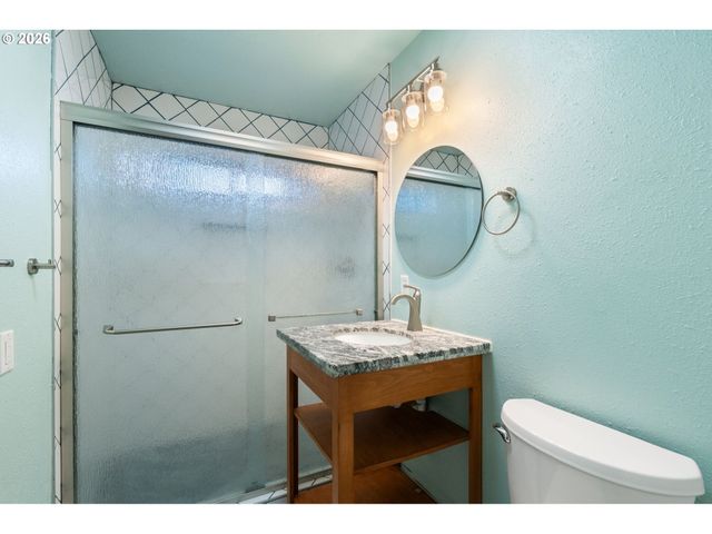 3215 E 30TH St, Vancouver, WA 98661