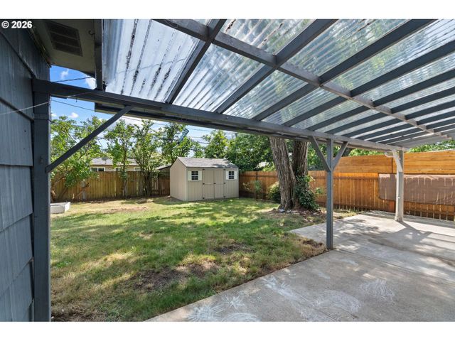 3215 E 30TH St, Vancouver, WA 98661