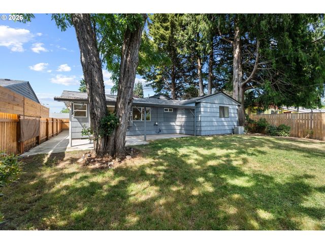 3215 E 30TH St, Vancouver, WA 98661
