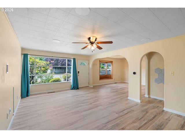 3215 E 30TH St, Vancouver, WA 98661