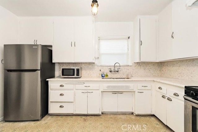 14248 Friar St, Van Nuys (los Angeles), CA 91401