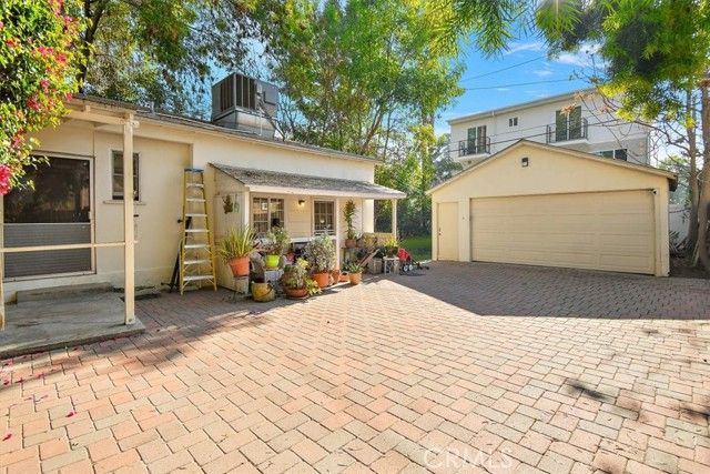 14248 Friar St, Van Nuys (los Angeles), CA 91401