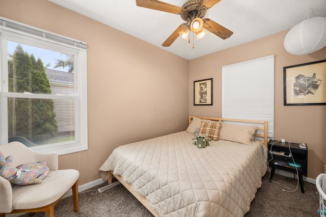 732 Park Avenue, Sycamore, IL 60178