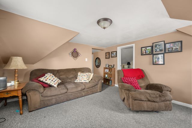 732 Park Avenue, Sycamore, IL 60178