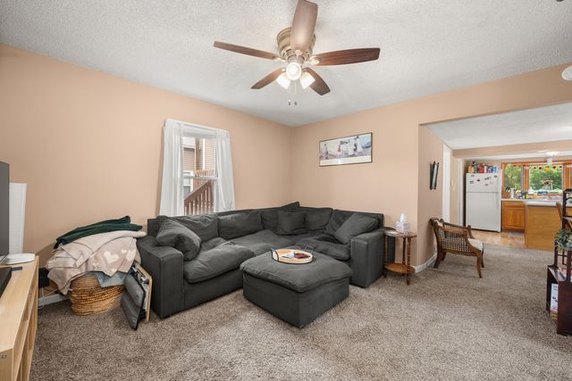 732 Park Avenue, Sycamore, IL 60178