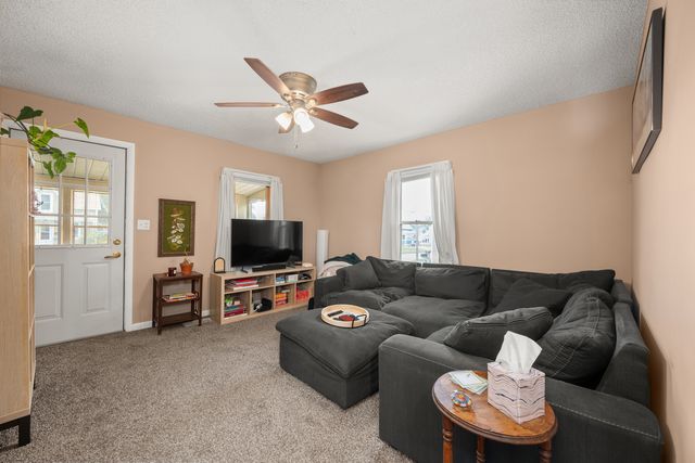 732 Park Avenue, Sycamore, IL 60178