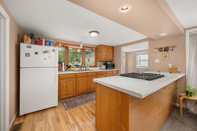 732 Park Avenue, Sycamore, IL 60178