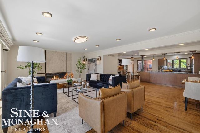 529 Lake Shore Road, Grosse Pointe Shores, MI 48236