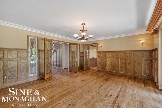 529 Lake Shore Road, Grosse Pointe Shores, MI 48236