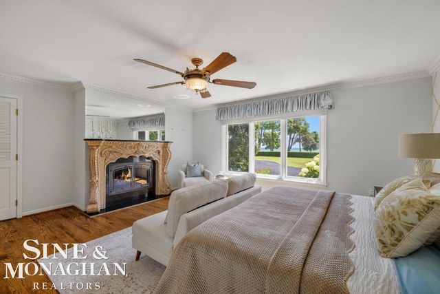 529 Lake Shore Road, Grosse Pointe Shores, MI 48236