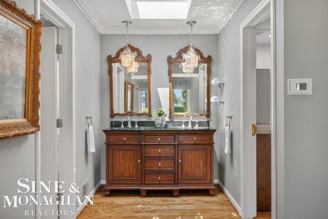 529 Lake Shore Road, Grosse Pointe Shores, MI 48236