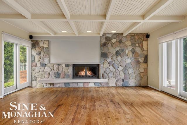 529 Lake Shore Road, Grosse Pointe Shores, MI 48236