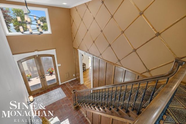 529 Lake Shore Road, Grosse Pointe Shores, MI 48236