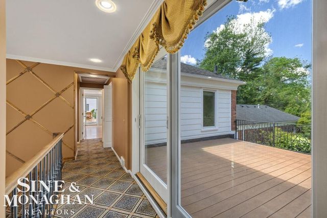 529 Lake Shore Road, Grosse Pointe Shores, MI 48236