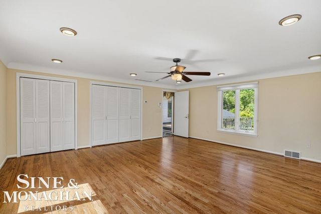 529 Lake Shore Road, Grosse Pointe Shores, MI 48236