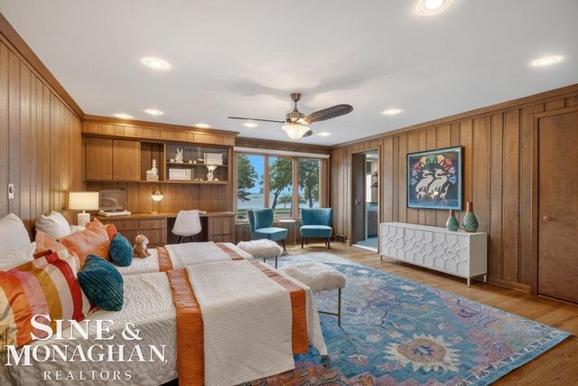 529 Lake Shore Road, Grosse Pointe Shores, MI 48236